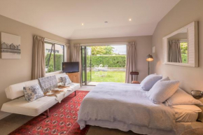 Private, tasteful studio- min two-night stay